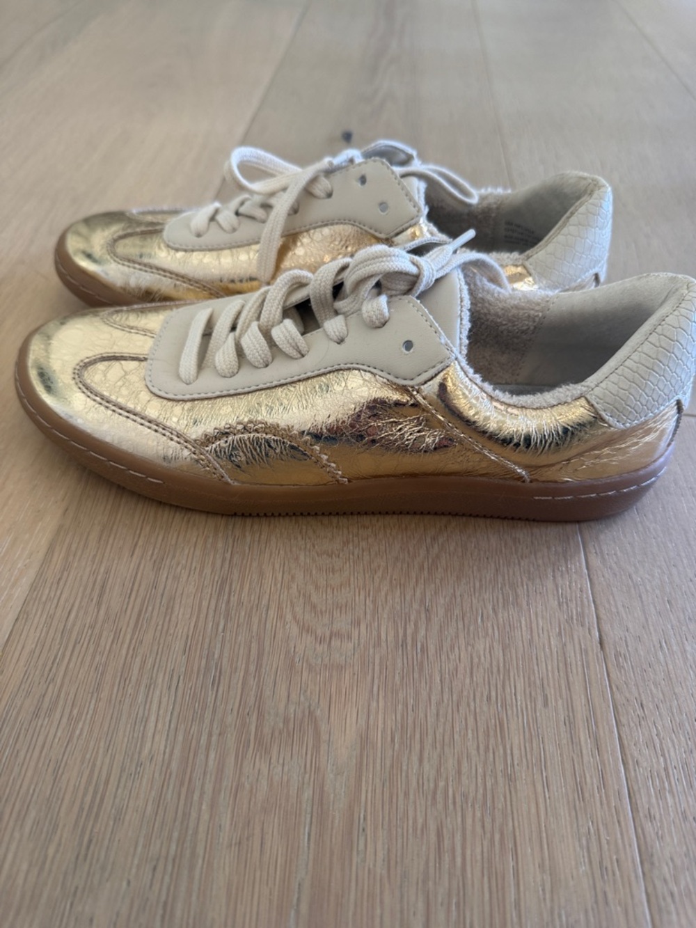 DV by Dolce Vita Shimmering Gold Sneakers brand new sz 6 - Picture 3 of 6